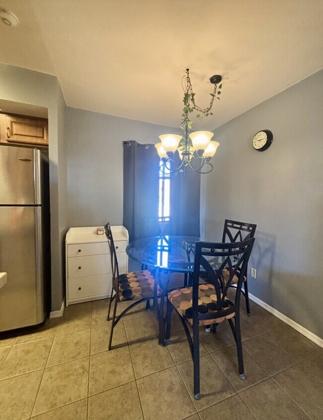 Foto del edificio - "Cozy 2-Bed 2 bath Condo with Full Furnish...