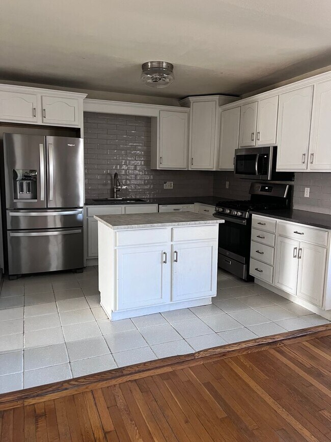 Foto del edificio - 407 E 6th St
