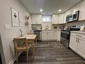 Building Photo - 77 W 1st St