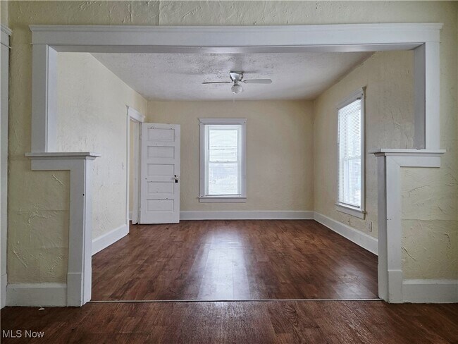 Foto del edificio - 110 Bell Ave