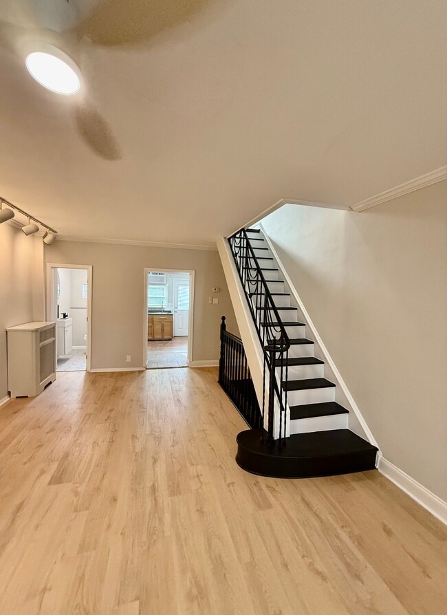 Photo - 2322 S Hutchinson St House