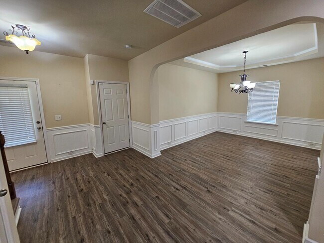 Foto del edificio - 296 Knight Valley Cir