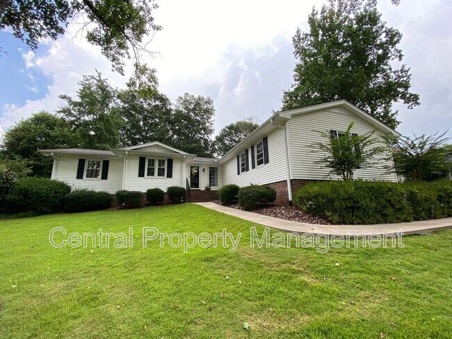 Building Photo - 4724 Coach Hill Dr