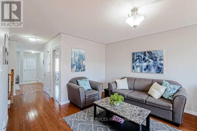 Building Photo - 65 Tianalee Crescent