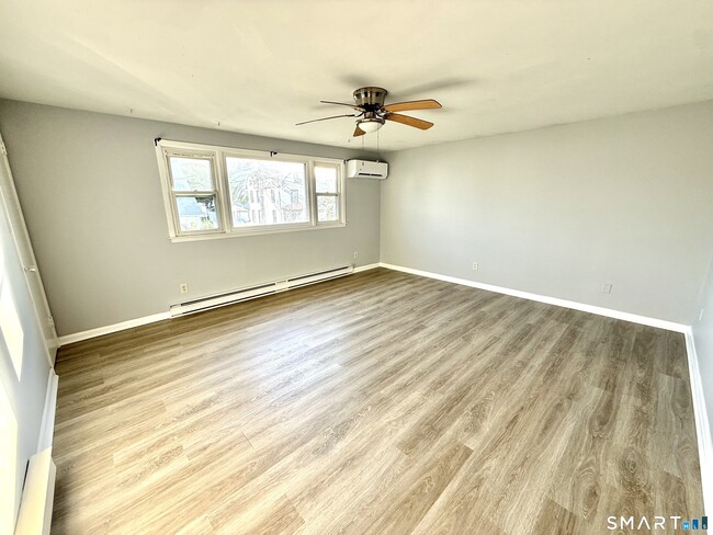 Building Photo - 3 Bayview Pl