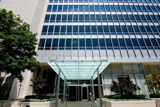 Foto del edificio - 500 W Superior St