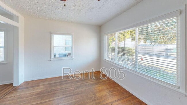 Building Photo - 45 Barry Dr