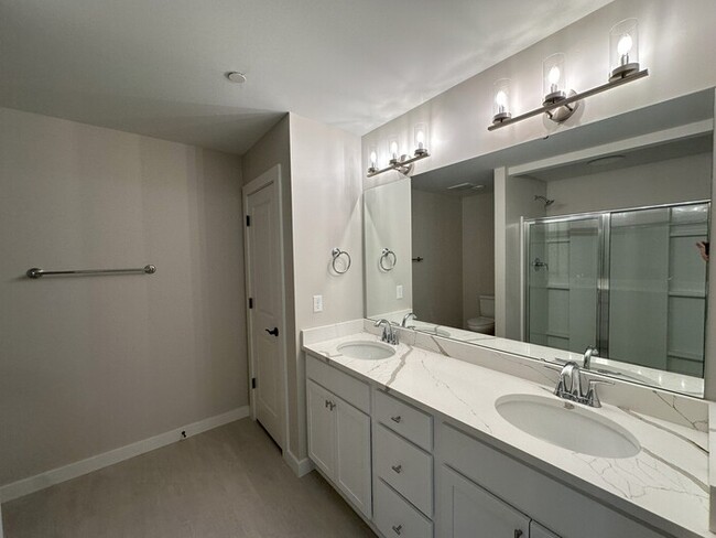 Foto del edificio - Affordable Luxury Townhome Rental New Cons...