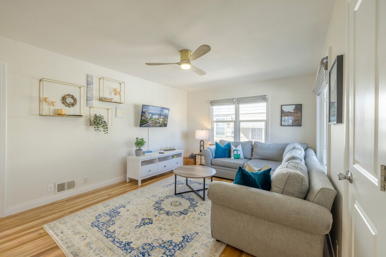 Foto principal - 356 E Utopia Ave