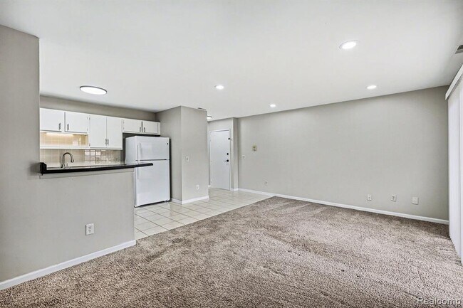 Foto del edificio - 15142 Seagull Dr