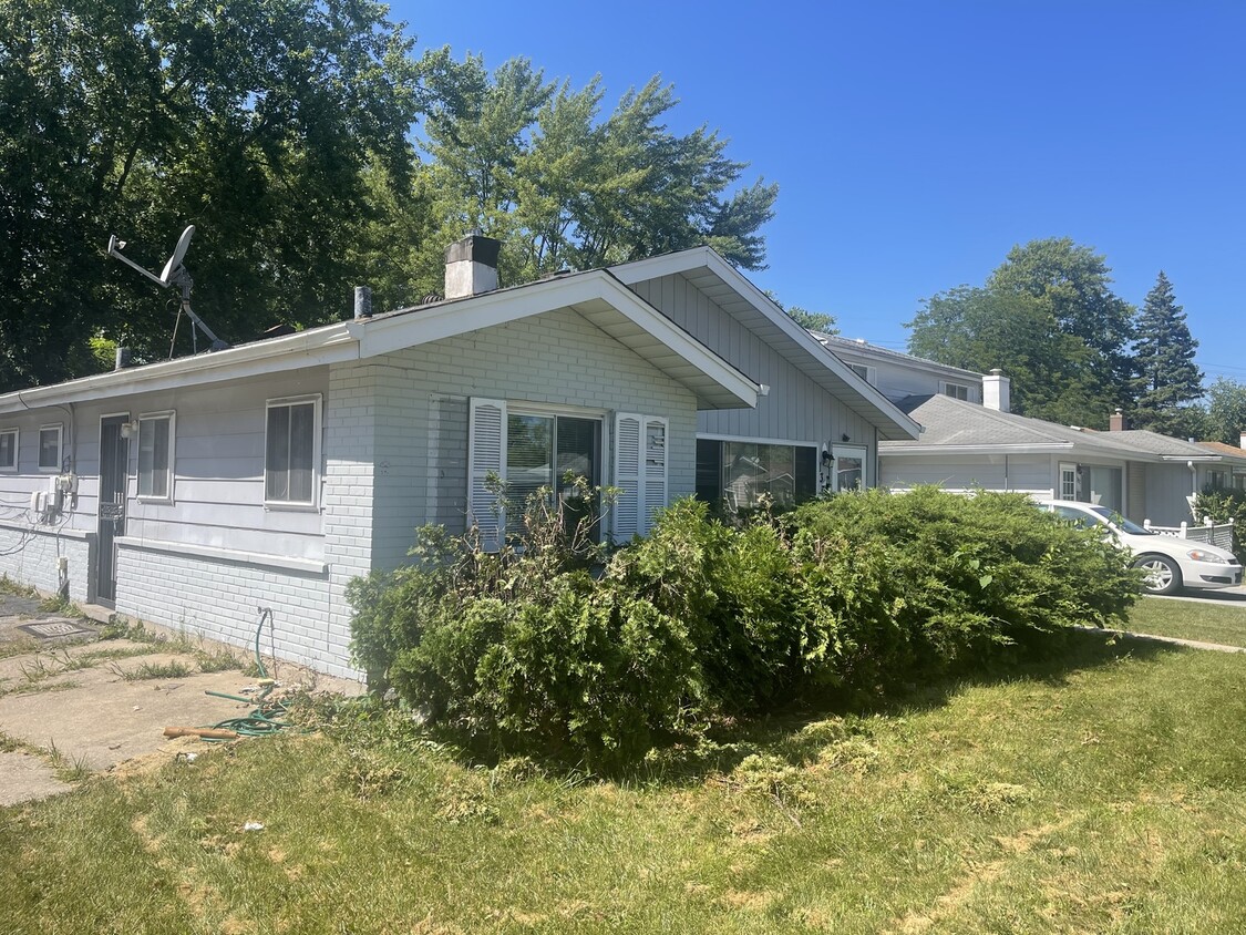 1388 Balmoral Ave, Calumet City, IL 60409 House Rental in Calumet