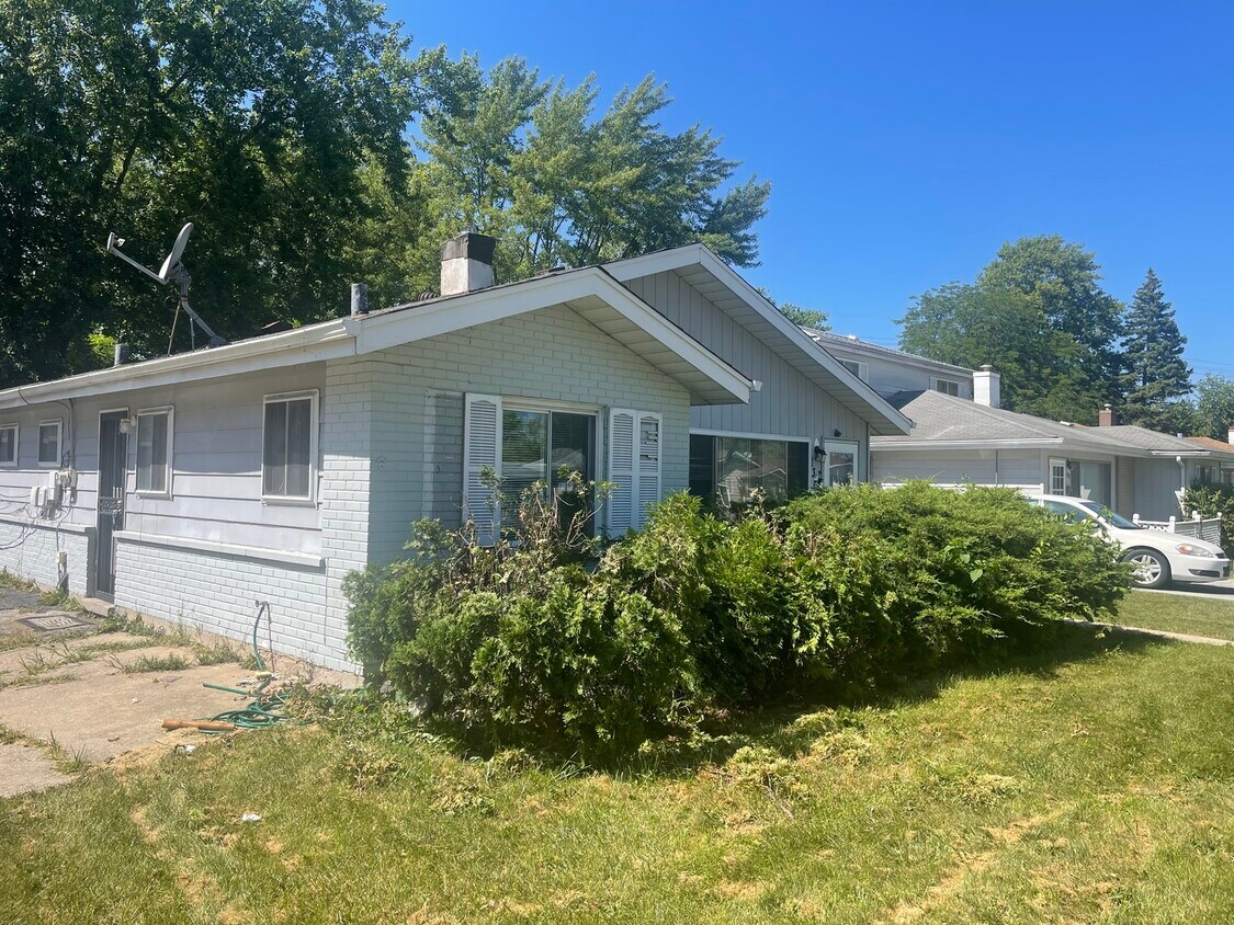 1388 Balmoral Ave, Calumet City, IL 60409 House Rental in Calumet