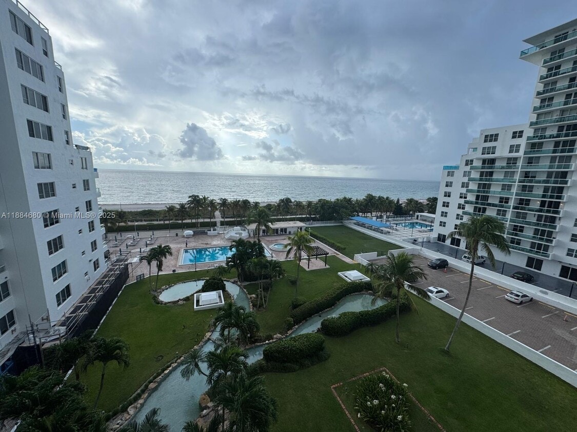 Foto principal - 5005 Collins Ave