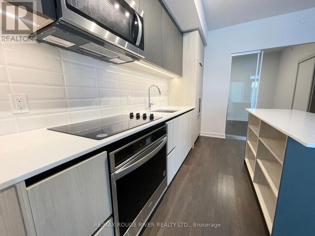 Photo du bâtiment - 150 Logan Ave