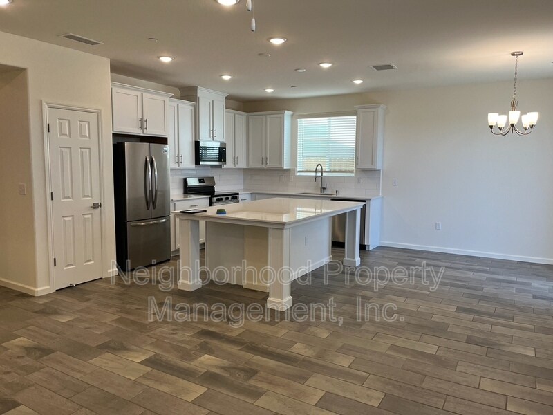 Foto principal - 6550 E Carmen Ave