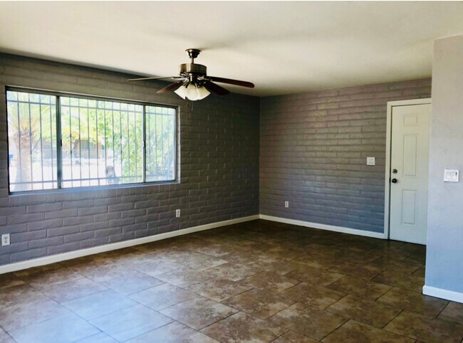 Foto del edificio - 1132 E 26th St