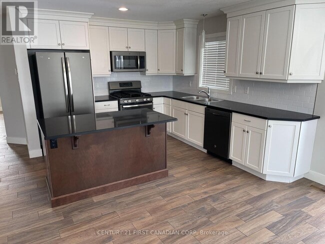 Building Photo - 101 Middlesex Dr