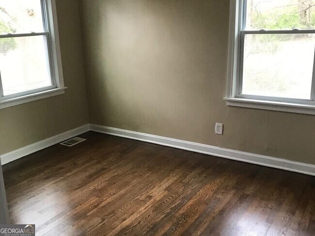 Building Photo - 839 Mimosa Dr