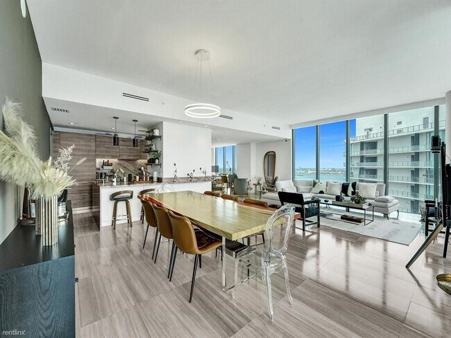 Foto del edificio - 4 br, 4.5 bath Condo - 650 NE 32nd St # UP...