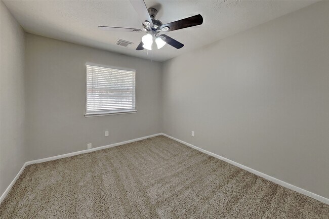 Foto del edificio - 20423 Drakewood Dr