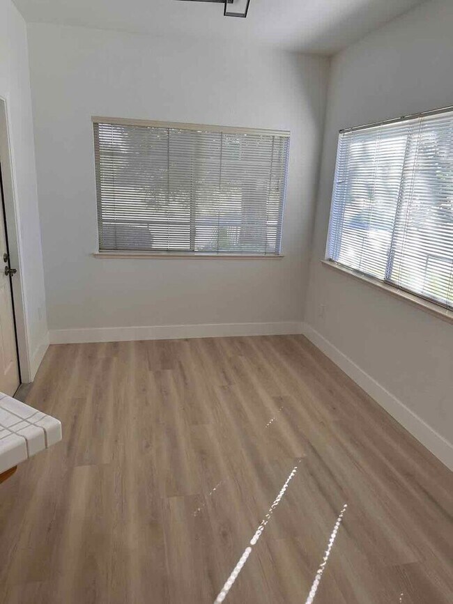 Foto del edificio - 5662 Murrell St