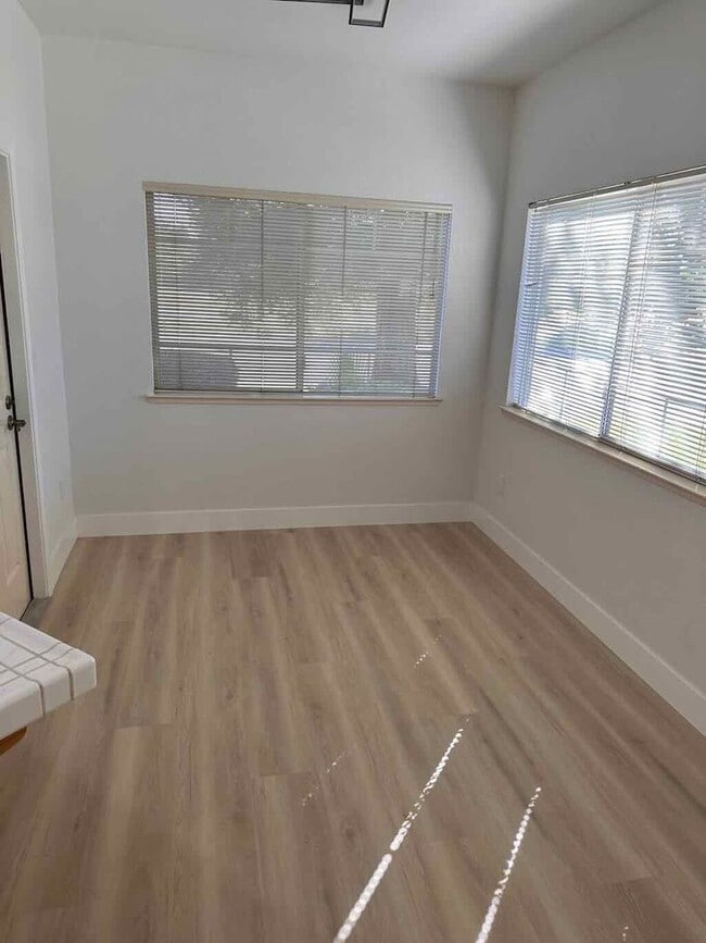 Building Photo - Remodeled 3 Bedroom Elk Grove House
