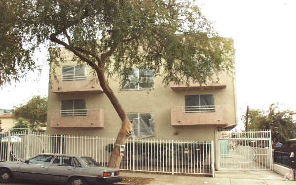 Building Photo - La Hacienda Courtyard Terrace Apartments