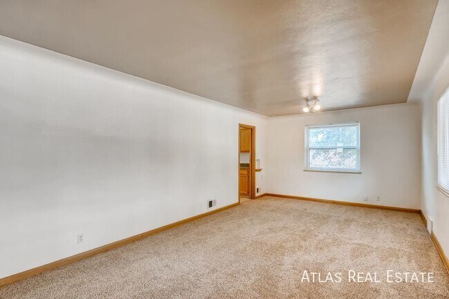 Foto del edificio - 2714 Grove St