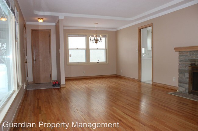 Building Photo - 3 br, 1 bath House - 6124 10th Ave S