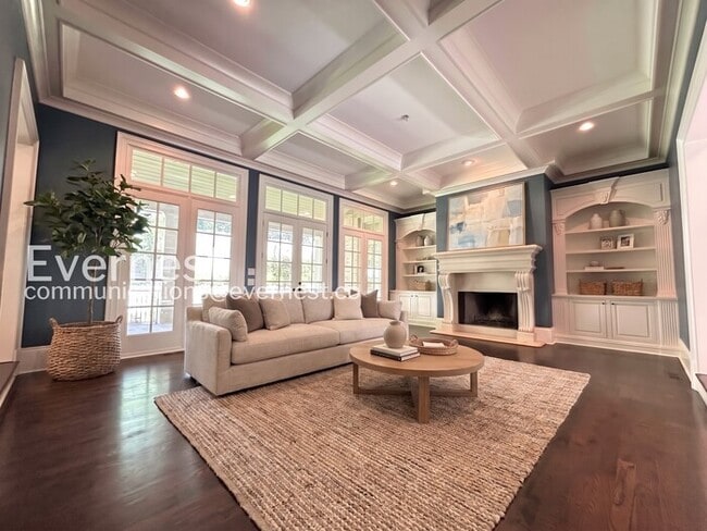 Foto del edificio - 5021 Heatherwood Ct
