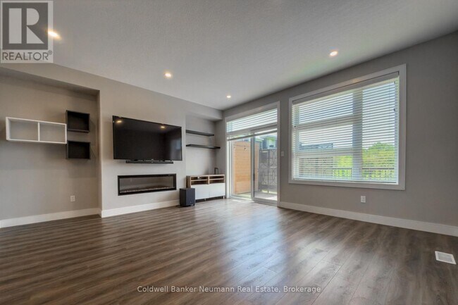 Building Photo - 60 Arkell Rd