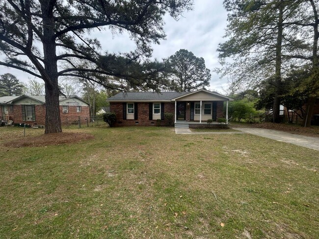 Foto del edificio - 4BR Home Minutes from Downtown & Fort Jackson