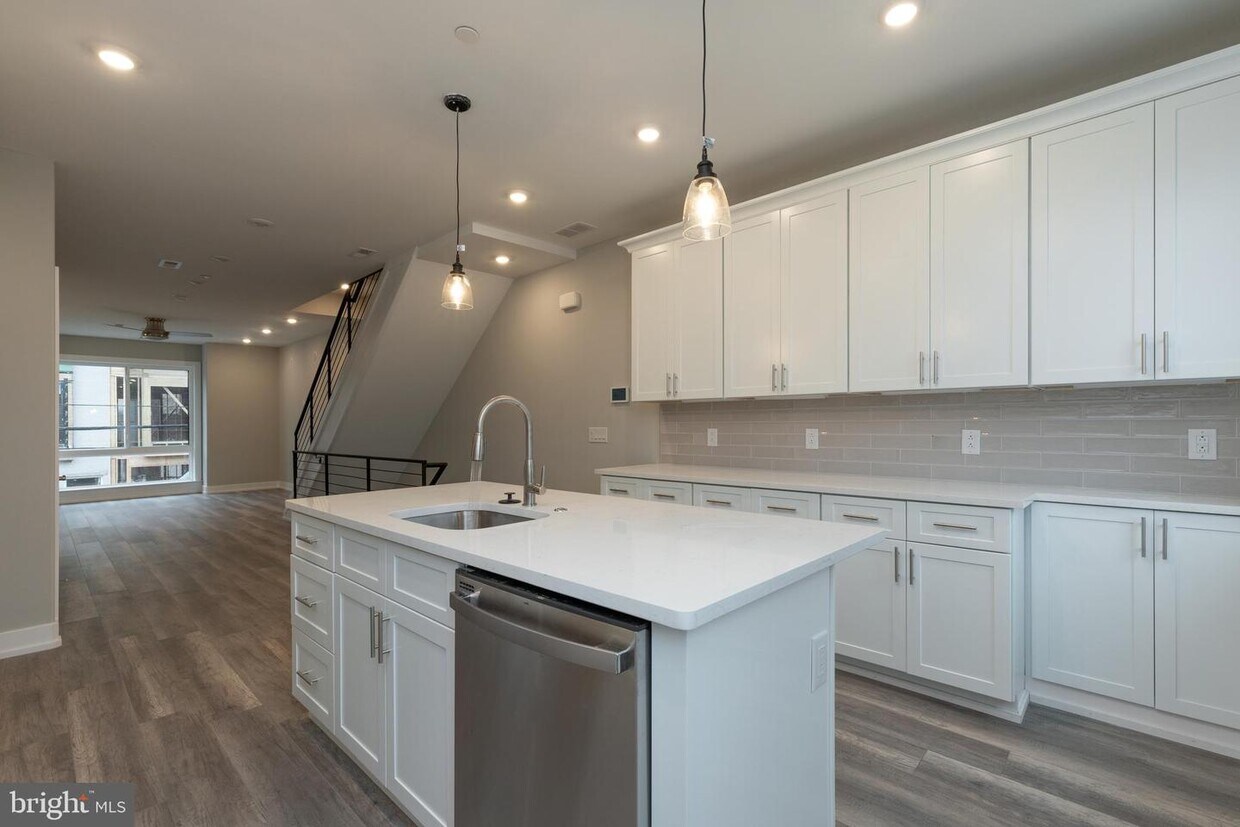 138 W Huntingdon St Unit 2, Philadelphia, PA 19133 Apartment for Rent