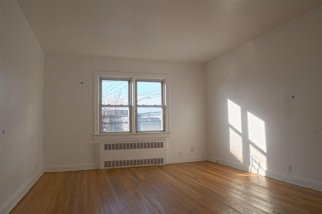 Building Photo - 284 Beach 19th St