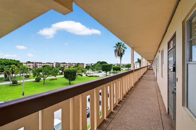 Foto del edificio - 4003 Wolverton E