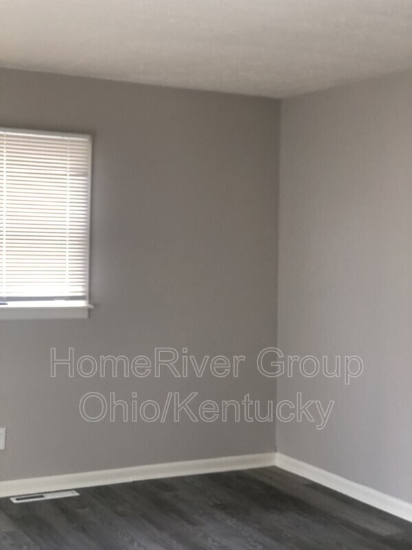 Building Photo - 2206 Belcher Dr