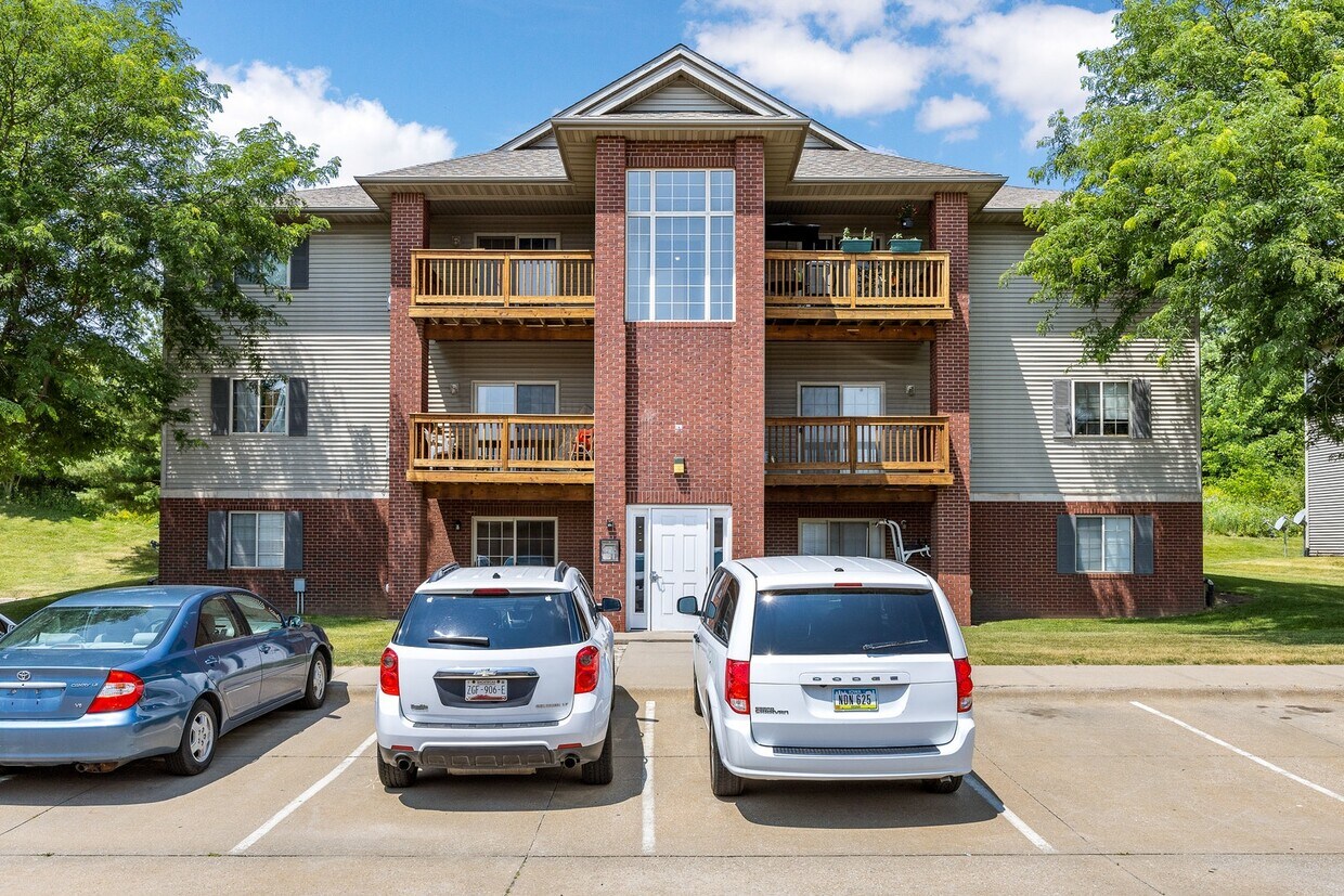 2272 Holiday Rd Unit 607, Coralville, IA 52241 Condo for Rent in Coralville, IA