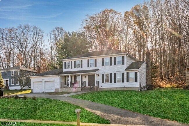 Foto del edificio - 18 Lisa Dr