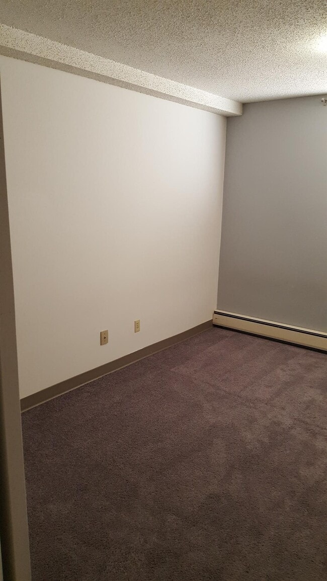 Building Photo - 1 Bed 1 Bath Unit in Calgary, AB