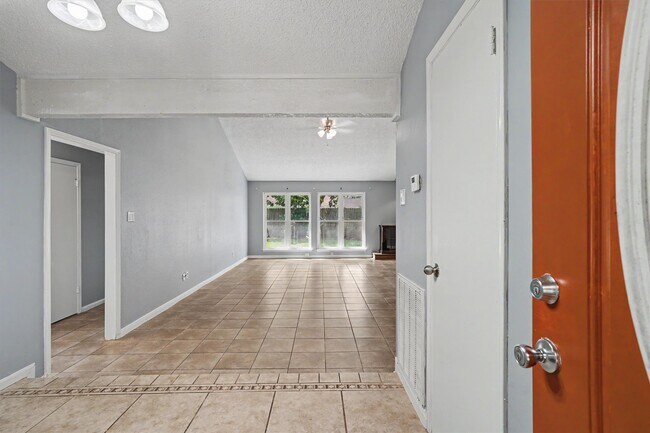 Foto del edificio - 16238 Brookford Dr