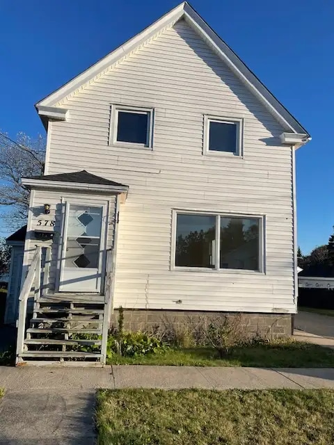 Building Photo - 578 Fundy Dr