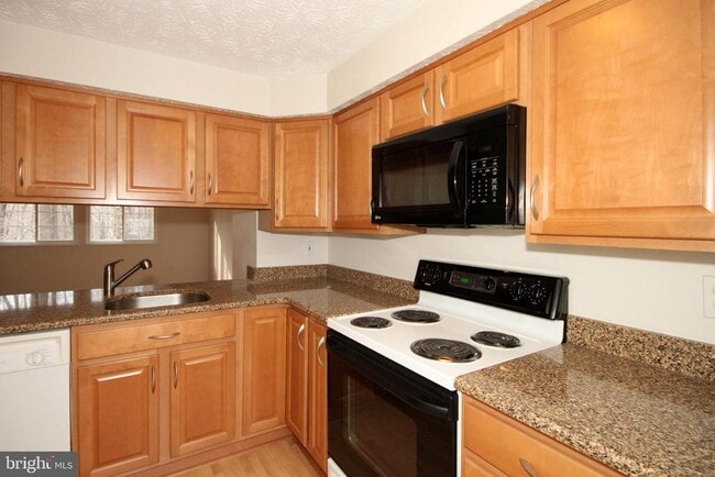 Foto del edificio - 8032 Grandview Ct