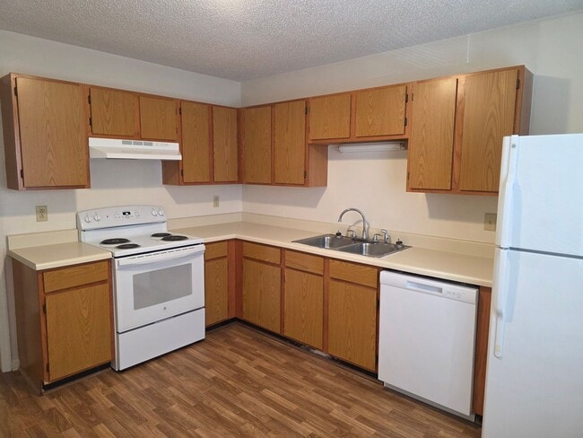 Building Photo - 26 Mustang Ct