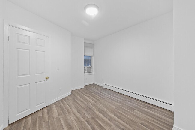 Building Photo - 344 Pavonia Ave