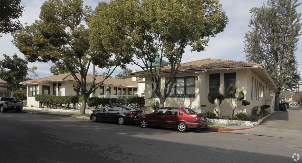 Building Photo - 210 N Pomona Ave
