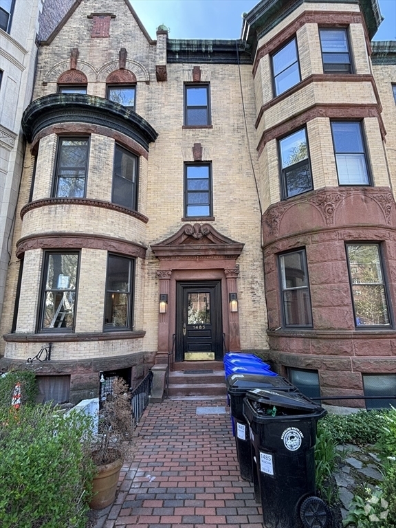 Building Photo - 1485 Beacon St