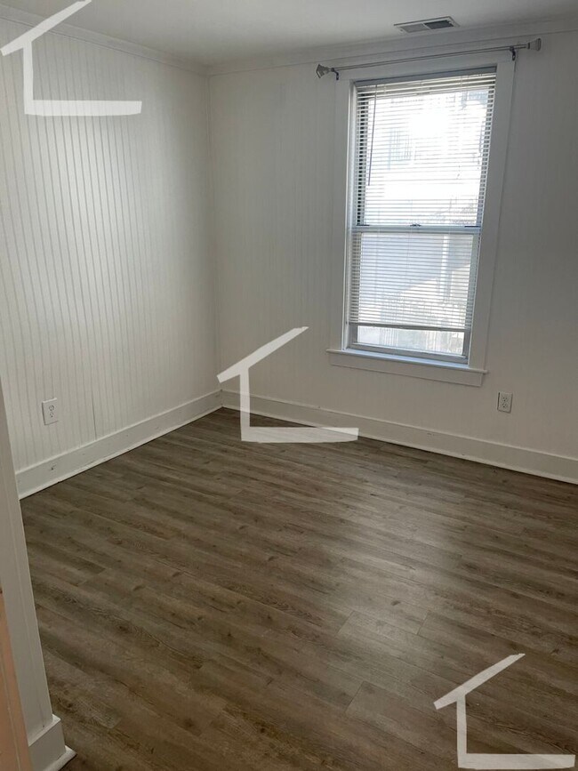 Foto del edificio - 9/1 Renovated 4BR/1.5BA w/laundry in unit, AC, near Castle Is!