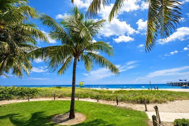 Foto del edificio - 1367 N Ocean Blvd