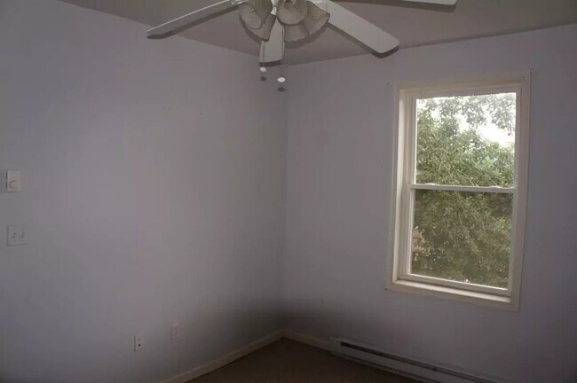 Building Photo - 807 Quincy Avenue