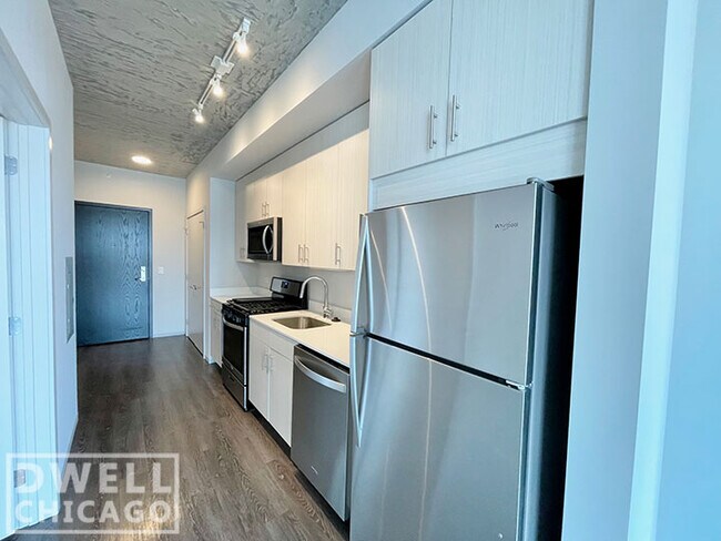 Foto del edificio - 649 S Clark St